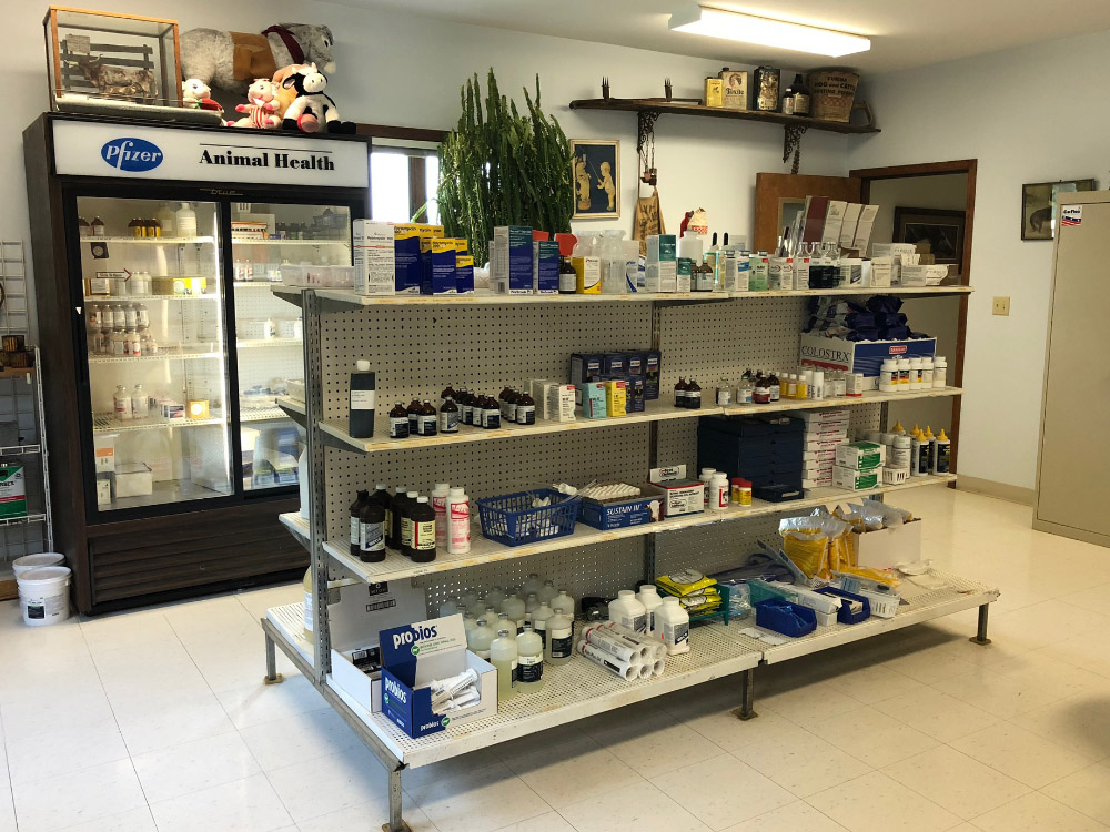 Mt. Sterling Veterinary Clinic Sells Large Animal Products